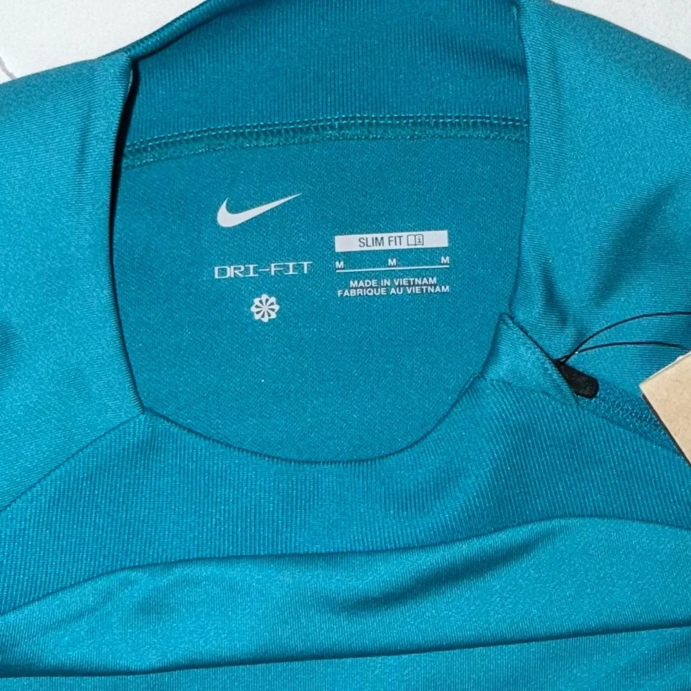 Nike Teal New Zealand Football Jersey - Picture 3 of 4